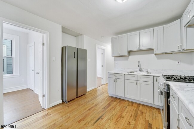 Building Photo - 814 S 19th St