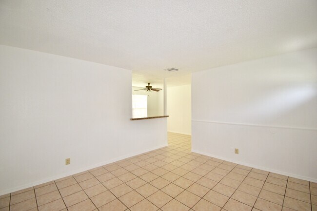 Building Photo - Welcome home to 6903 Tallahasse!