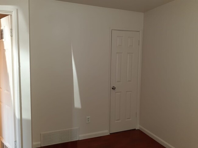 Building Photo - 2514 Telegraph Rd