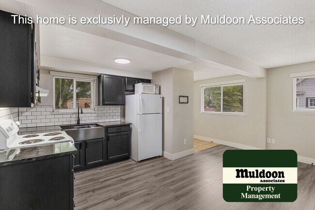 Foto del edificio - Beautifully remodeled Centrally located bu...