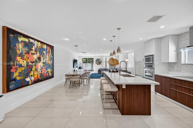 Foto del edificio - 904 NE 15th Ave