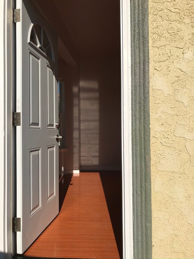 Photo - 446 Gross St Apartments