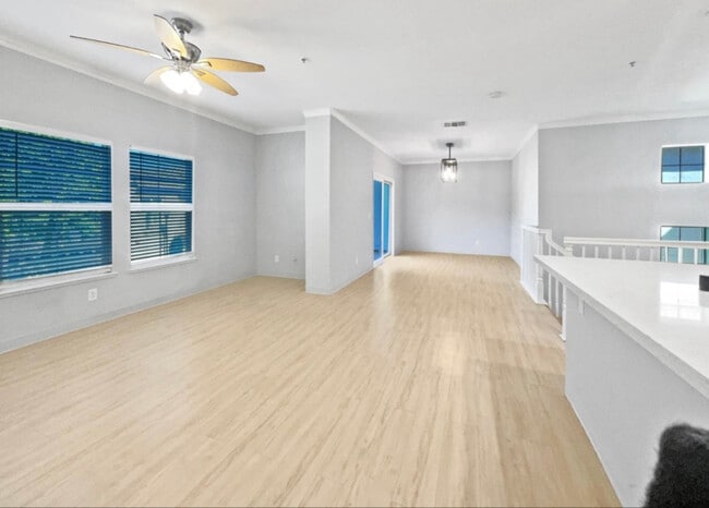 Building Photo - 3301 N Park Dr