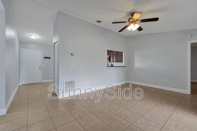Building Photo - 806 Hebburn Way