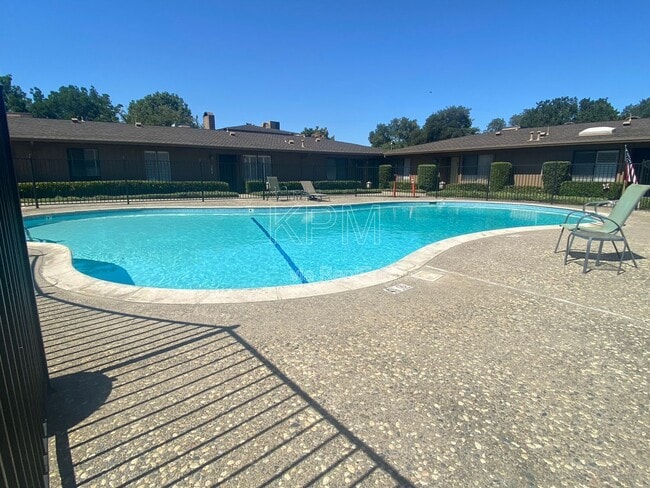 Foto del edificio - 1077 Rivara Rd