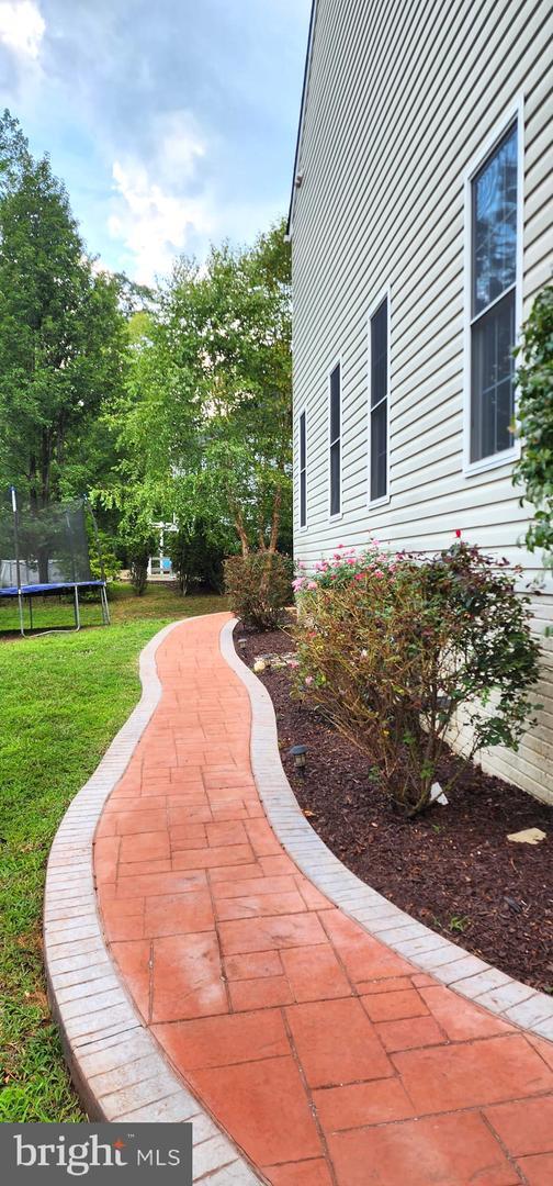 Building Photo - 16 Cedarview Ct