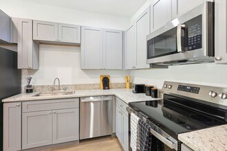 Building Photo - The Vues Apartments