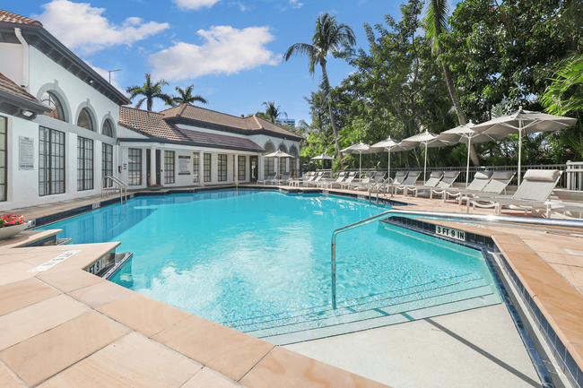 Building Photo - Promenade at Aventura Apartments