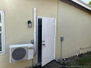 Building Photo - 1212 NW 13th Ct