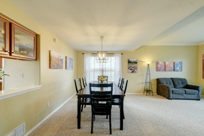 Building Photo - 8677 Roaring Fork Dr