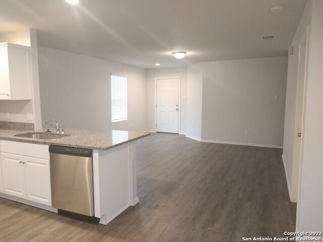 Building Photo - 8210 Pinnacle Way