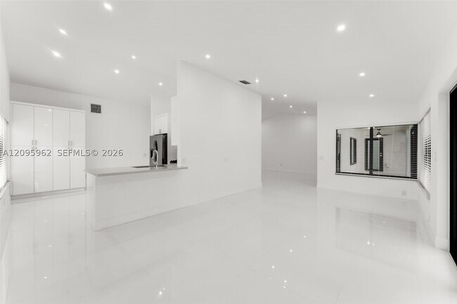 Foto del edificio - 10480 SW 130th Ave