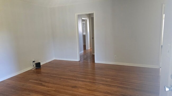 Building Photo - Single Story Home with Large Yard availabl...