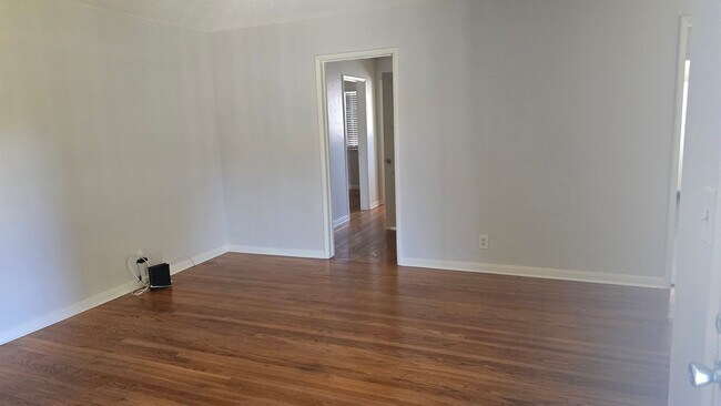 Foto del edificio - Single Story Home with Large Yard availabl...