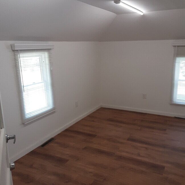 Building Photo - 46 Marcellas Ln