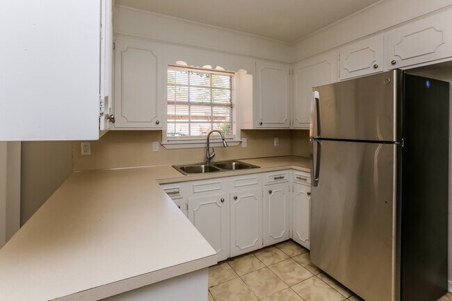 Foto del edificio - 129 Fern Valley Rd