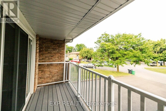Building Photo - 131 Manitou Crescent