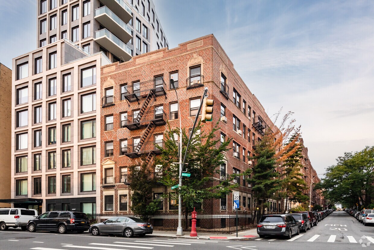 Foto del edificio - 400 Lincoln Pl