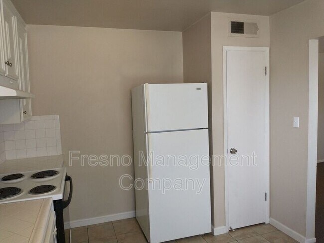 Foto del edificio - 4514 N Sharon Ave