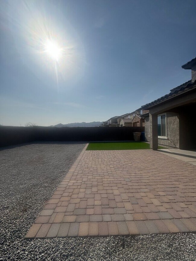 Foto del edificio - LARGE 4 BEDROOM IN LITCHFIELD PARK
