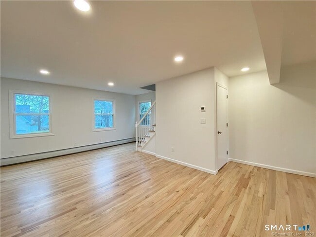 Building Photo - 56 Taylor Pl