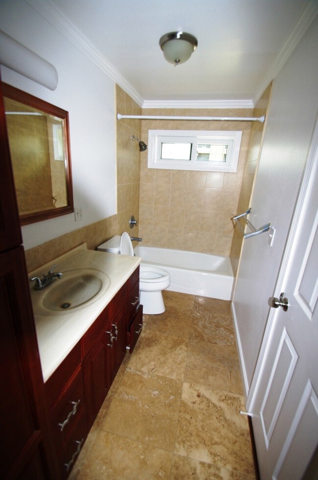 Foto del interior - 766-770 Isenberg St