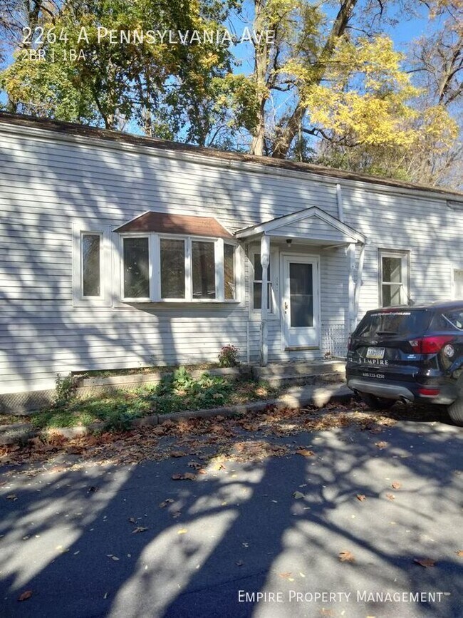 Building Photo - 2 Bedroom / 1 Bathroom Apartment in Martin...