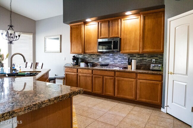 Building Photo - 8348 W Lariat Ln