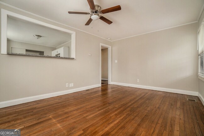 Building Photo - 973 Lawton St SW