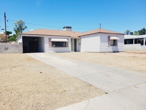 Building Photo - 600 Essex E Dr