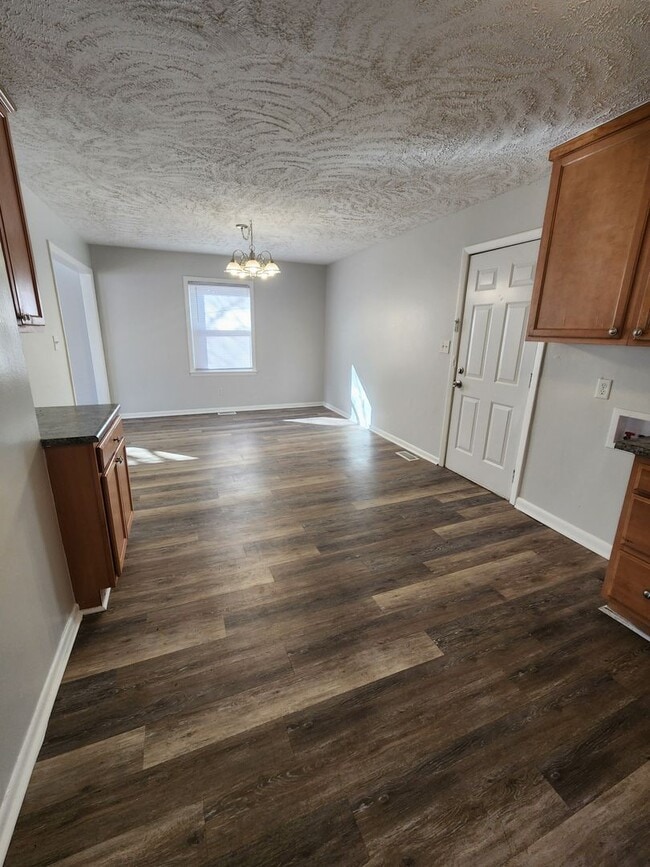 Building Photo - Cute home for rent
