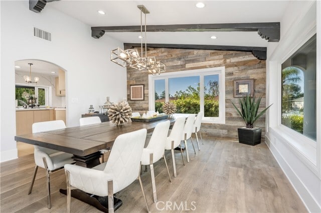 Foto del edificio - 3677 Eddingham Ave