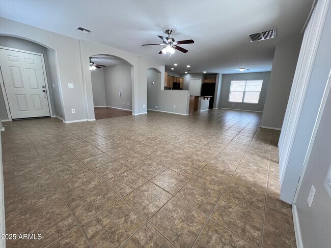Foto del edificio - 3119 W Silver Creek Dr
