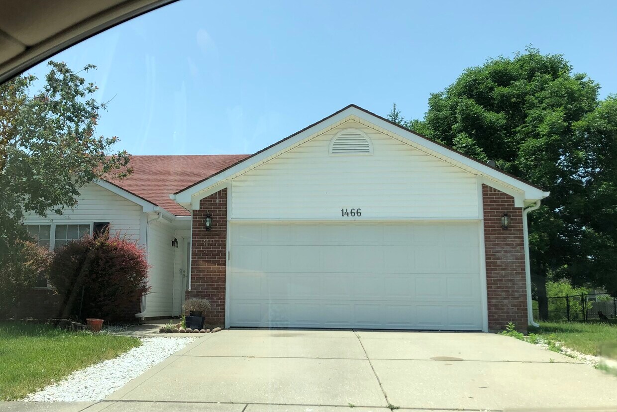 1466 Sanner Dr, Greenwood, IN 46143 House Rental in Greenwood, IN