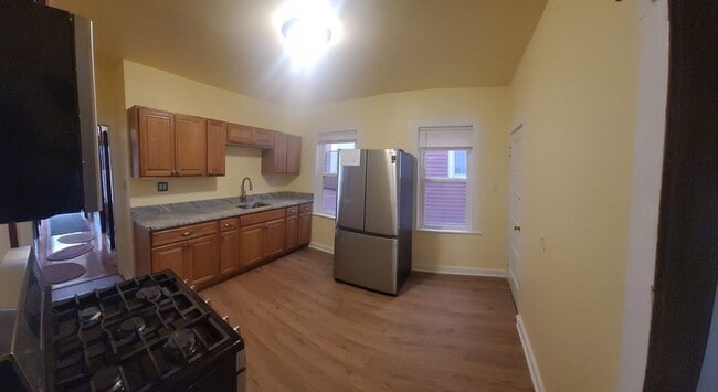 Building Photo - 20 Peverell St