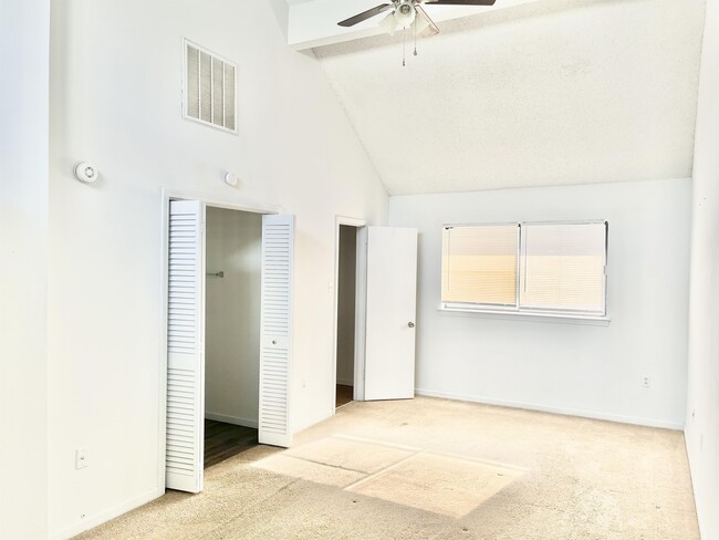 Building Photo - 9665 Siegen Ln