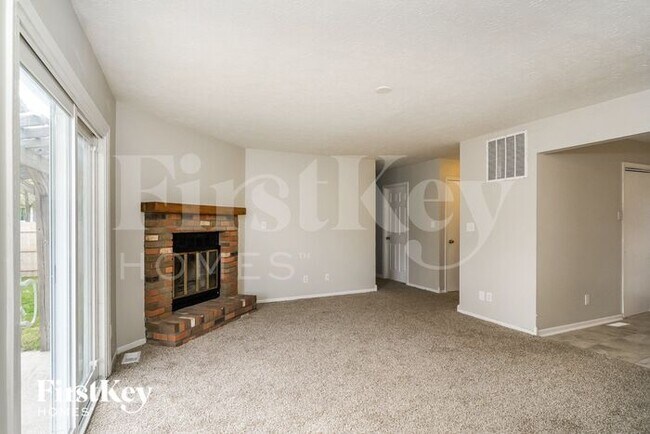Building Photo - 5717 Simmul Ln