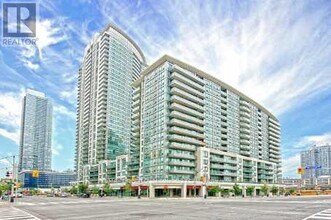 Building Photo - 30 Grand Trunk Crescent
