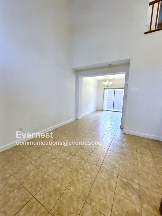 Foto del edificio - 145 Coronation Ave