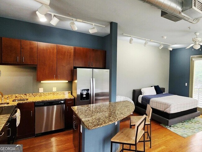 Foto del edificio - 5300 Peachtree Rd