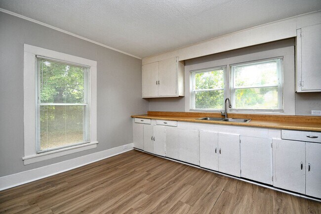 Building Photo - Schedule your tour today!  Price Change