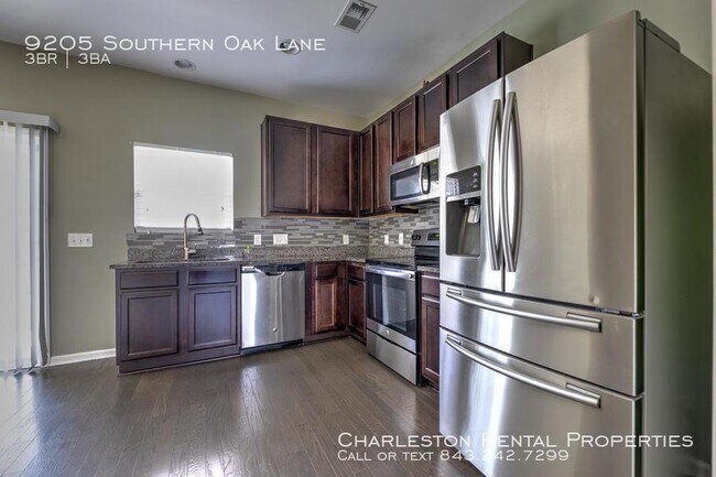 Building Photo - 9205 Southern Oak Ln