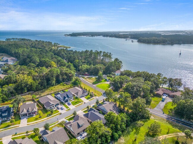 Foto del edificio - Gorgeous 4 Bedroom Near the Water in Niceville!!!