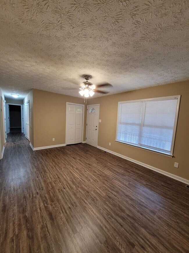 Foto del edificio - For Rent - Hart County - Fay Kight Circle - Three Bedroom and Two Bathroom Home