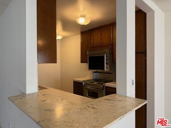 Building Photo - 8161 Manitoba St