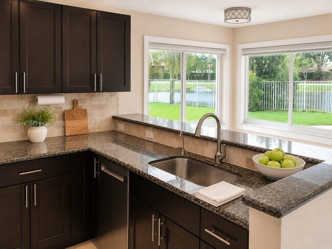 Foto del edificio - 16447 Sapphire Pl