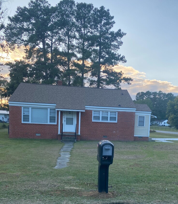 319 N Dickson St, Raeford, NC 28376 House Rental in Raeford, NC