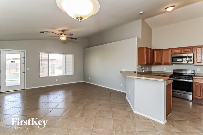 Building Photo - 8543 W Cherry Hills Dr