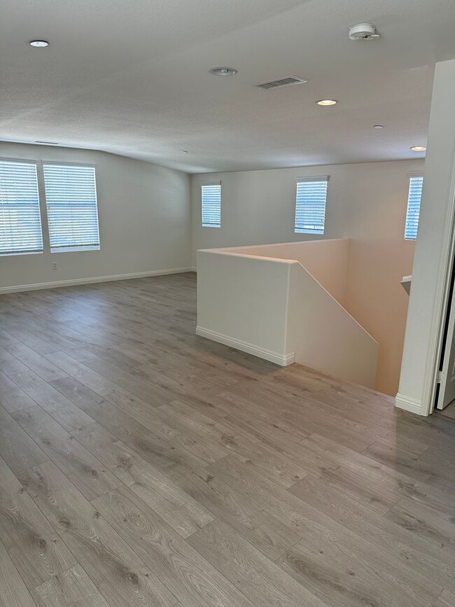 Foto del edificio - 3 bed  + Loft / 3.5 bath in Placentia, Ora...