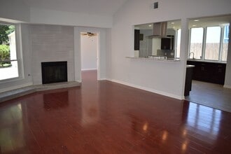 Building Photo - 15807 Mill Hollow Dr